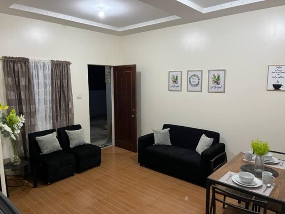 Estilo Apartment 2-Storey Clarin  Exterior photo